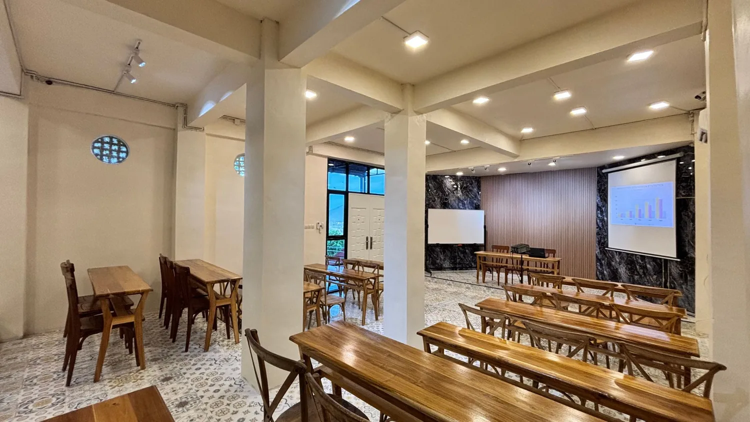 Ruang indoor meeting Kedai Bukit Rhema